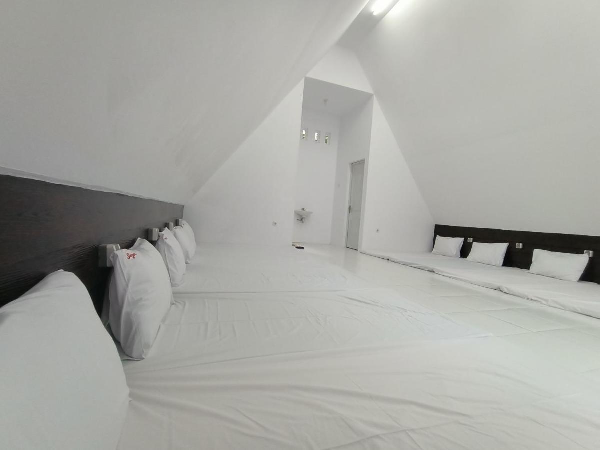 Auberge de jeunesse Seger Nusantara à Kalisat Extérieur photo